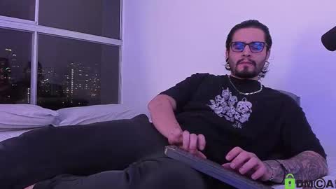  -         online show from November 13, 2025, 11:25 pm