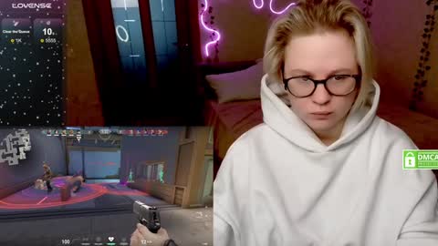 chloue and Gretta online show from February 2, 2025, 11:00 pm