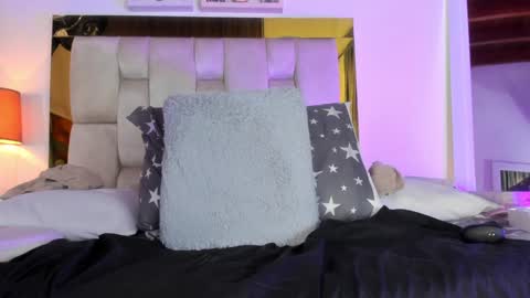 Isabella online show from January 14, 2025, 6:07 pm