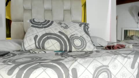 Isabella online show from January 18, 2025, 6:10 pm