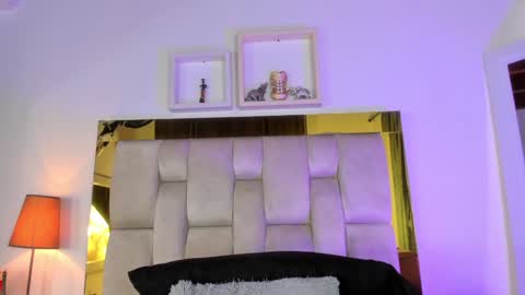 Isabella online show from February 4, 2025, 12:11 pm