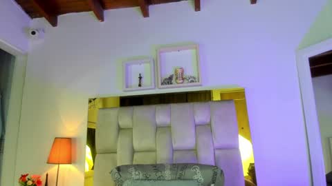 Isabella online show from February 5, 2025, 12:06 pm