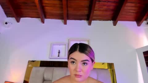 Isabella online show from March 4, 2025, 3:15 pm