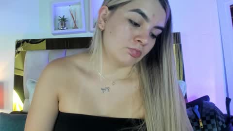 Isabella online show from September 11, 2025, 12:05 pm