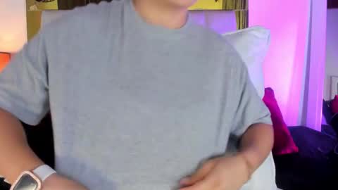 Isabella online show from September 28, 2025, 12:10 pm