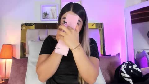 Isabella online show from October 20, 2025, 12:05 pm