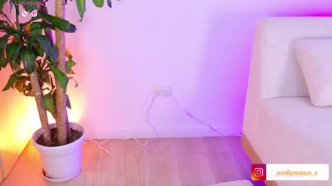 Emi online show from April 4, 2026, 12:53 am