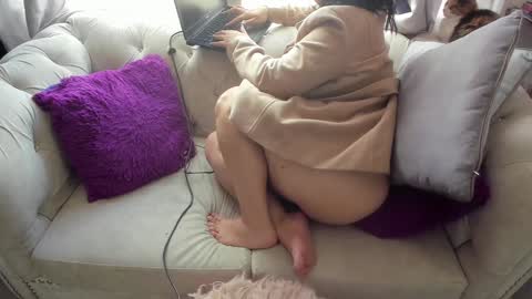 Emma online show from December 17, 2024, 6:09 pm