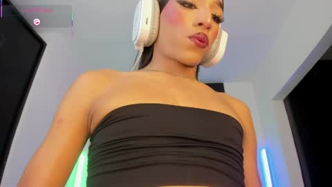 Snapshot of _emmaruiz chatting on May 30, 2026, 1:03 am Emma online show from May 30, 2026, 1:03 am
