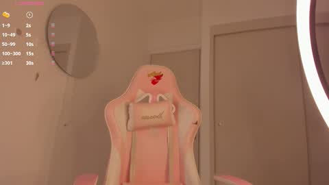 Snapshot of _evaa chatting on October 27, 2025, 6:12 pm Eva online show from October 27, 2025, 6:12 pm