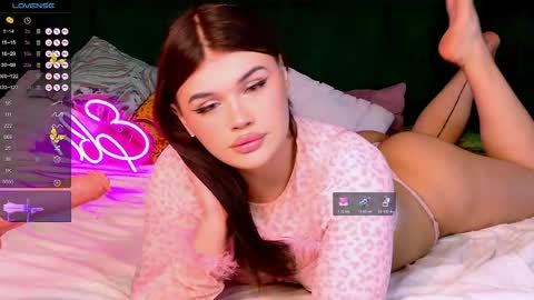 Eva Lane online show from April 20, 2026, 7:33 am