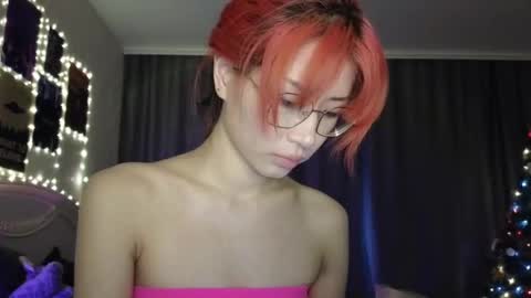 EveEva online show from January 5, 2025, 4:14 am