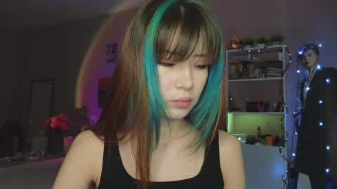 EveEva online show from October 11, 2025, 3:17 am