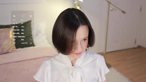 Essie  online show from January 5, 2025, 9:47 pm