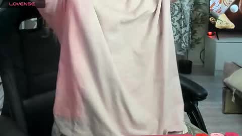 Snapshot of _feralberry__ chatting on January 8, 2026, 7:21 am Alis online show from January 8, 2026, 7:21 am