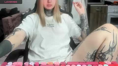 Snapshot of _feralberry__ chatting on February 2, 2026, 7:29 am Alis online show from February 2, 2026, 7:29 am