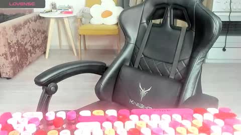 Snapshot of _feralberry__ chatting on March 5, 2026, 5:14 am Alis online show from March 5, 2026, 5:14 am