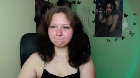 Snapshot of _foxy_lady chatting on July 4, 2026, 6:08 am Alice online show from July 4, 2026, 6:08 am