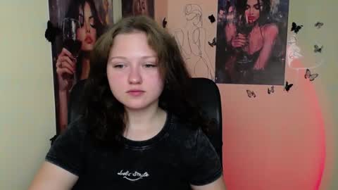 Snapshot of _foxy_lady chatting on July 14, 2026, 6:07 am Alice online show from July 14, 2026, 6:07 am