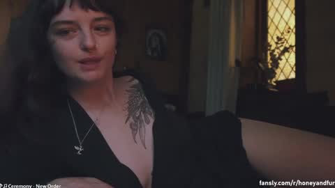 Snapshot of _freckles chatting on May 3, 2026, 11:11 pm Jacqui Queen goddess motorcycle mozzarella Jaq next livestream see bio online show from May 3, 2026, 11:11 pm