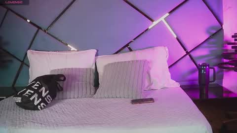 _giggy online show from December 20, 2025, 11:39 am