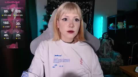 Snapshot of _gummybears_ chatting on December 21, 2025, 8:43 am Tori online show from December 21, 2025, 8:43 am