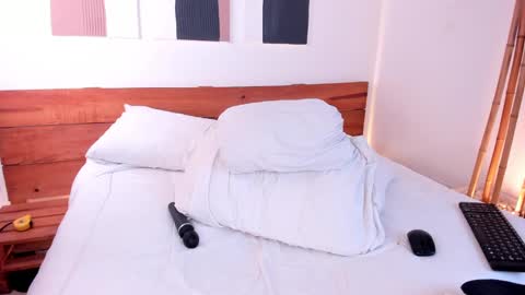 Hanna johnson online show from January 1, 2025, 6:58 am