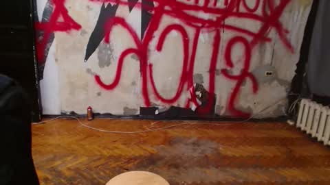 _happydayleon_ online show from September 10, 2025, 10:10 pm