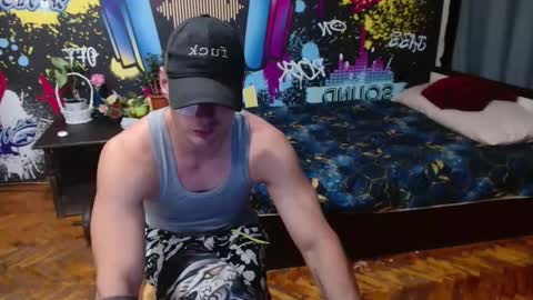 _happydayleon_ online show from September 18, 2025, 6:10 pm