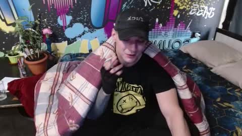 _happydayleon_ online show from September 23, 2025, 5:54 am