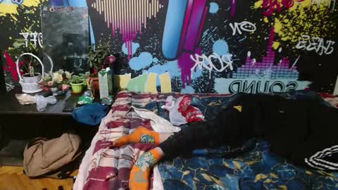 _happydayleon_ online show from September 26, 2025, 10:14 pm