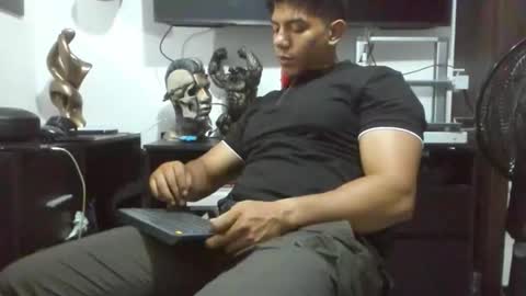 Heracles online show from February 2, 2026, 5:44 pm