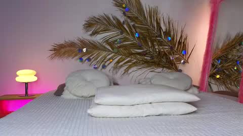 Holly online show from February 17, 2025, 7:26 am