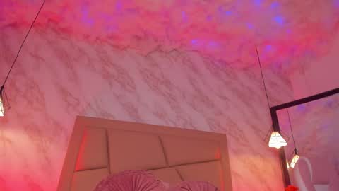 Hollywood online show from April 21, 2026, 7:03 am