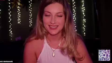 Snapshot of _hypnotic_gaze_ chatting on March 7, 2025, 11:18 am Nessy online show from March 7, 2025, 11:18 am