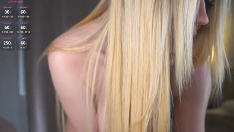 Ava 3 online show from November 17, 2025, 11:21 pm