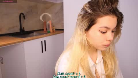 Snapshot of _iowaa_ chatting on January 18, 2026, 7:23 am Maria online show from January 18, 2026, 7:23 am