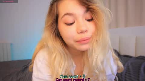 Snapshot of _iowaa_ chatting on March 9, 2026, 11:03 am Maria online show from March 9, 2026, 11:03 am