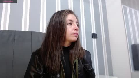 Isa online show from January 8, 2025, 11:21 am