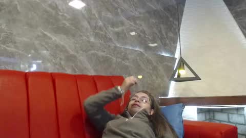 Isa online show from March 12, 2025, 11:20 am