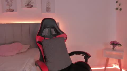 jannis  online show from October 14, 2025, 10:32 pm