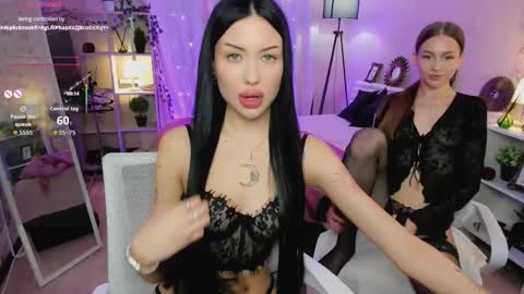 Jess blond and Leila brunette online show from February 20, 2026, 1:11 pm