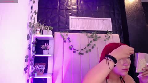 Mia online show from January 20, 2025, 1:00 pm