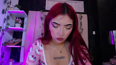 Mia online show from February 6, 2025, 2:04 pm