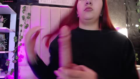 Mia online show from February 18, 2025, 1:00 pm