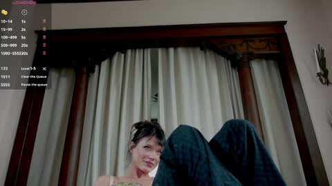 Snapshot of _june chatting on June 7, 2026, 6:22 pm june online show from June 7, 2026, 6:22 pm