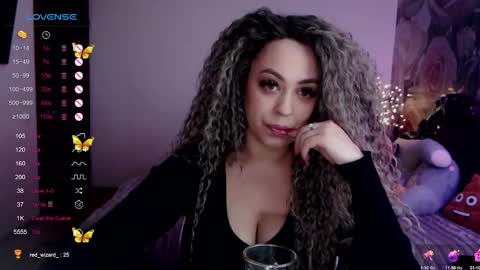 _just_a_queen_3 online show from February 14, 2025, 6:08 pm