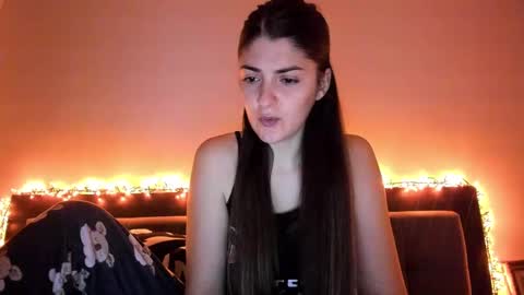 _just_a_simple_girl online show from December 21, 2024, 12:06 pm