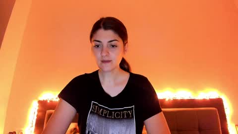 _just_a_simple_girl online show from January 3, 2025, 10:41 am