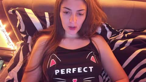 _just_a_simple_girl online show from January 14, 2025, 12:56 pm